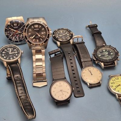 Lot 794 - A collection of gentleman's wristwatches to...