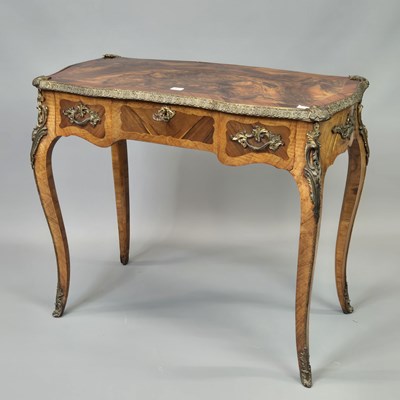 Lot 1607 - A rosewood cross banded calamander wood...