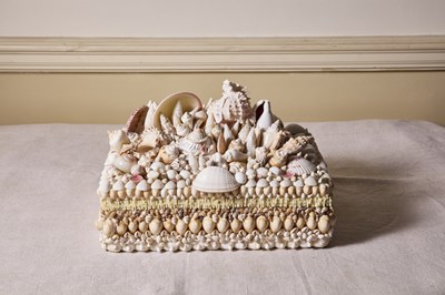 Lot 169 - An unusually large early 20th century shell...