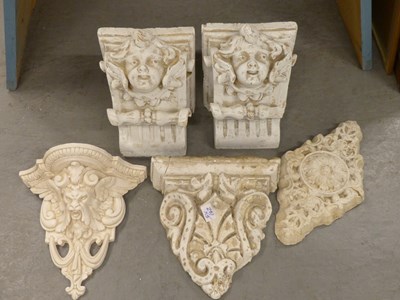 Lot 251 - A group of five decorative vintage plaster...