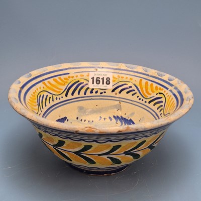 Lot 1618 - An 18th century polychrome maiolica bowl,...