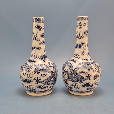 Lot 833 - A pair of antique Chinese blue and white...