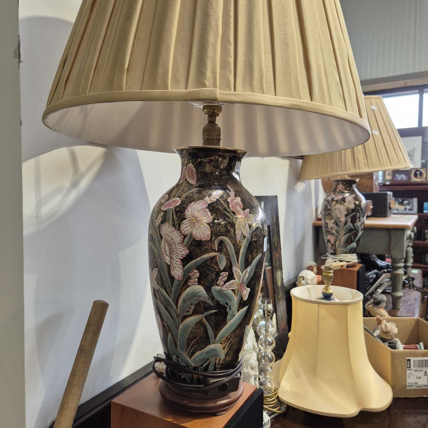 Lot 2 - A pair of decorative large table lamps.