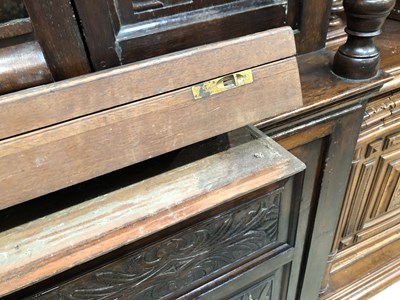 Lot 17 - A vintage mahogany gun case with vacant...