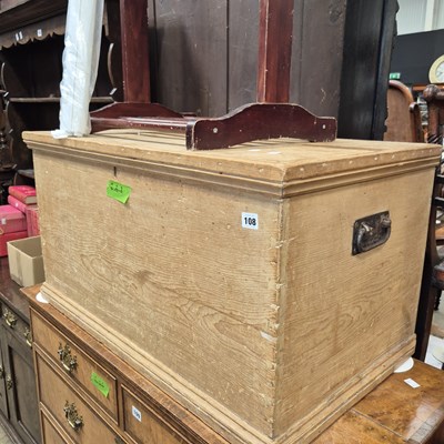 Lot 108 - A Victorian pine blanket box. 87 x 51 x h 46 cm.