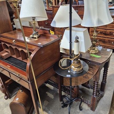 Lot 125 - Various table and standard lamps.