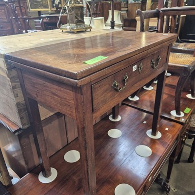 Lot 133 - A Georgian fold-over tea table. 83 x 80 x h 72...