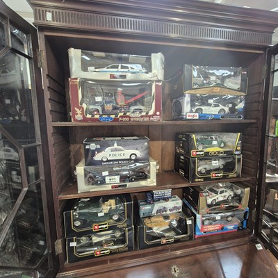 Lot 142 - A collection of Burago and other large scale...