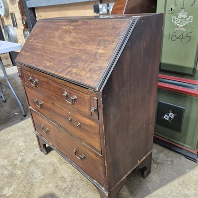 Lot 248 - An Edwaridian Mahogany and inlaid small bureau