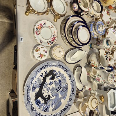 Lot 251 - Various dinnerwares and decorative china,...