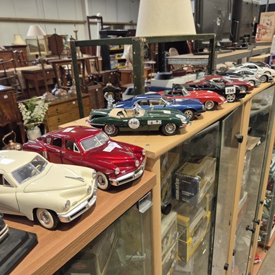 Lot 256 - A collection of twelve unboxed die-cast large...
