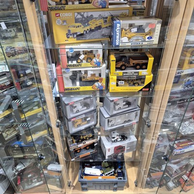 Lot 258 - A collection of various die-cast industrial...