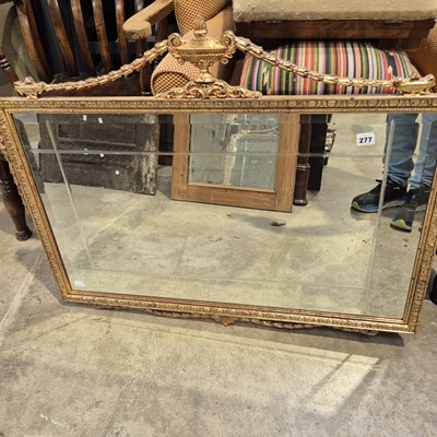 Lot 277 - A gilt framed mirror