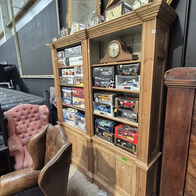 Lot 283 - A good Georgian-style reclaimed pine double...