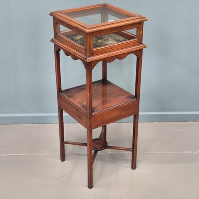 Lot 610 - An Edwardian mahogany small bijouterie table...