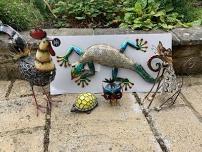 Lot 403 - A group of decorative iron and other garden...