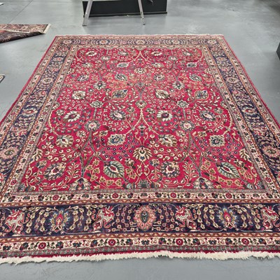 Lot 904 - A good quality Persian carpet of classical...