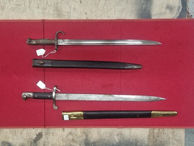 Lot 1889 - An SMLE bayonet with quillion and an 1887...