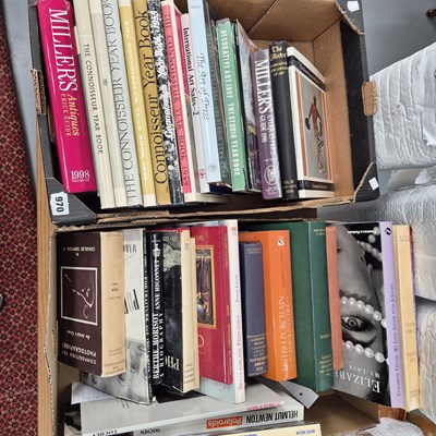 Lot 970 - Year books, price guides, antique textbooks...