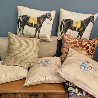 Lot 1019 - Various silk covered and other cushions