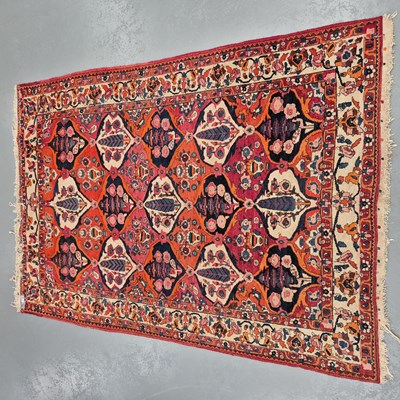 Lot 582 - A Persian Bakhtiari carpet, L 323 W 221cms