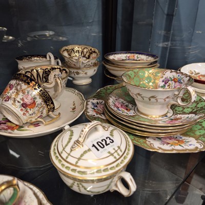 Lot 1023 - A collection of cabinet cups, saucers and side...