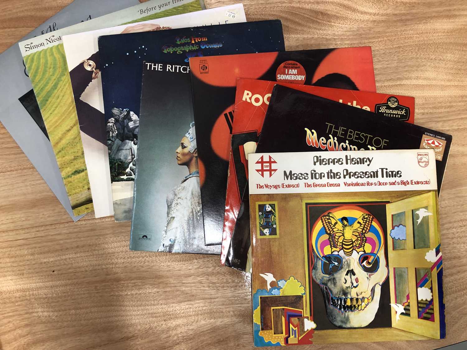 Lot 16 - Rock/Pop - 32 LP Records; Pierre Henry - Mass...