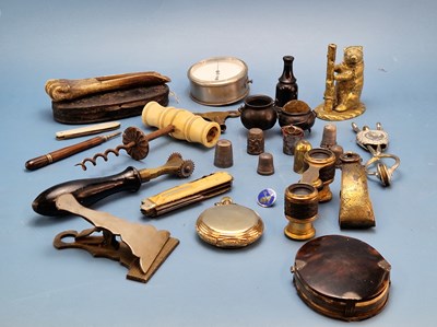 Lot 825 - A collection of miscellanea, to include...