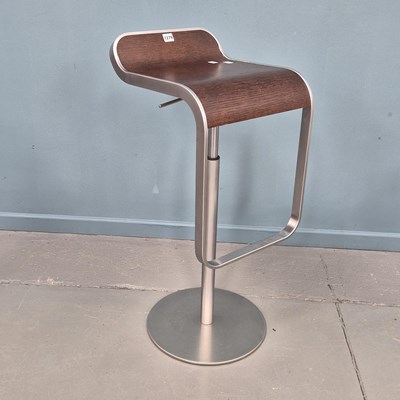 Lot 1279 - A Lapaloma oak seated aluminium bar stool on...