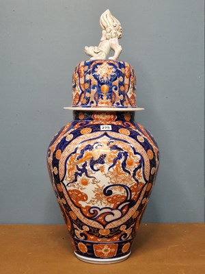 Lot 275 - An early 20th century Japanese Imari jar...