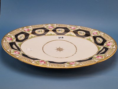 Lot 318 - Attributed to Coalport, an early 19th century...