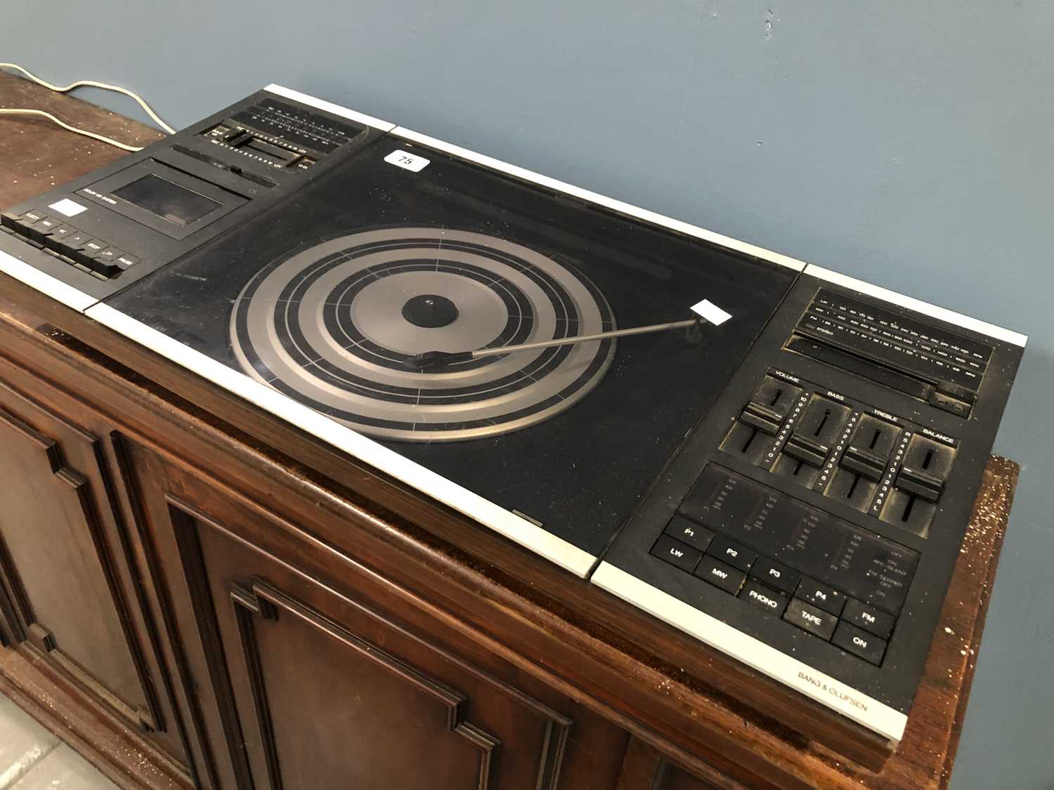 Lot 75 - A Bang & Olafsun beocenter 2000 system.