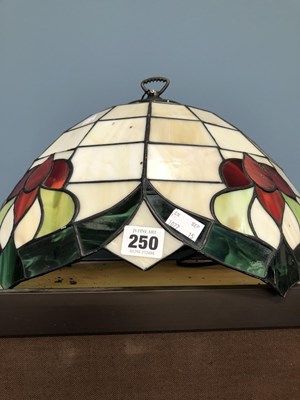 Lot 250 - A Tiffany style leaded glass light shade
