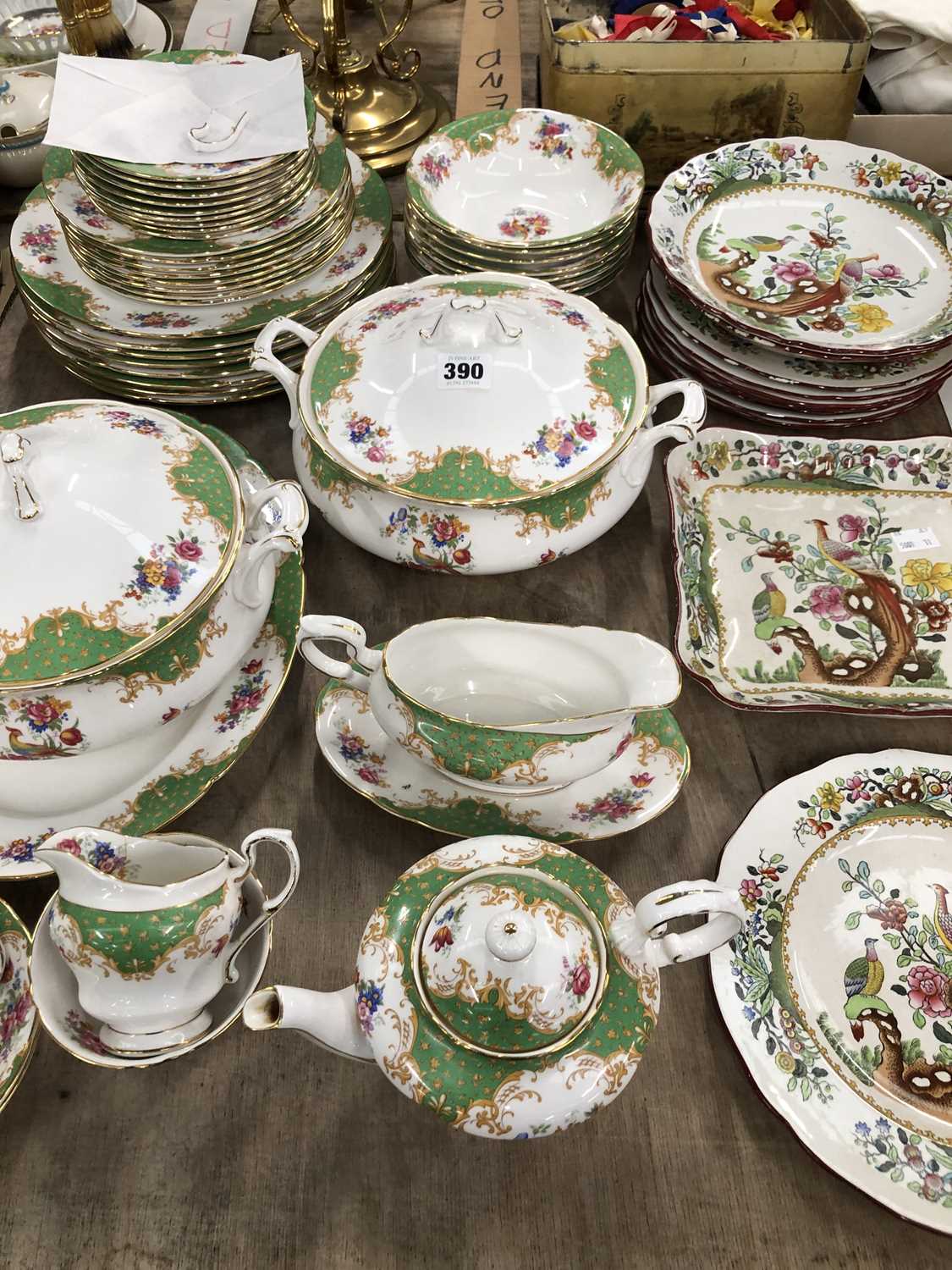 Lot 390 - A Paragon 'Buckingham' pattern tea and dinner...