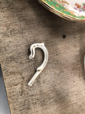 Lot 390 - A Paragon 'Buckingham' pattern tea and dinner...