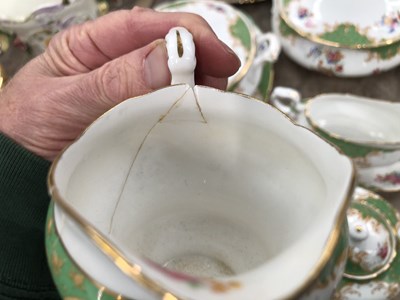 Lot 390 - A Paragon 'Buckingham' pattern tea and dinner...