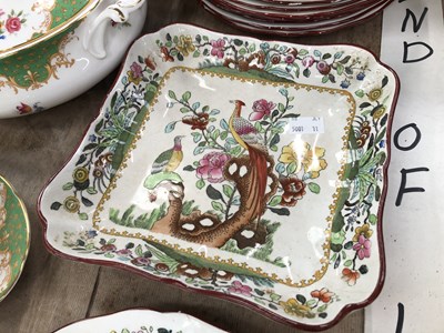 Lot 390 - A Paragon 'Buckingham' pattern tea and dinner...
