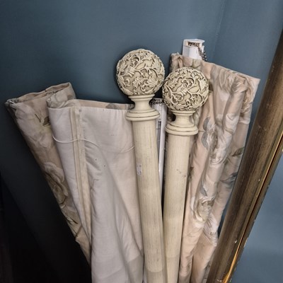 Lot 775 - Various curtain poles and blinds.