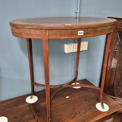 Lot 800 - An Edwardian oval occasional table.