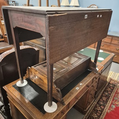 Lot 824 - A mahogany pembroke table.