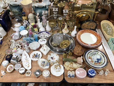 Lot 468 - Commemorative ceramics, a brass gong, an...