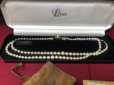 Lot 139 - A vintage stick pin, the head stamped 15ct...