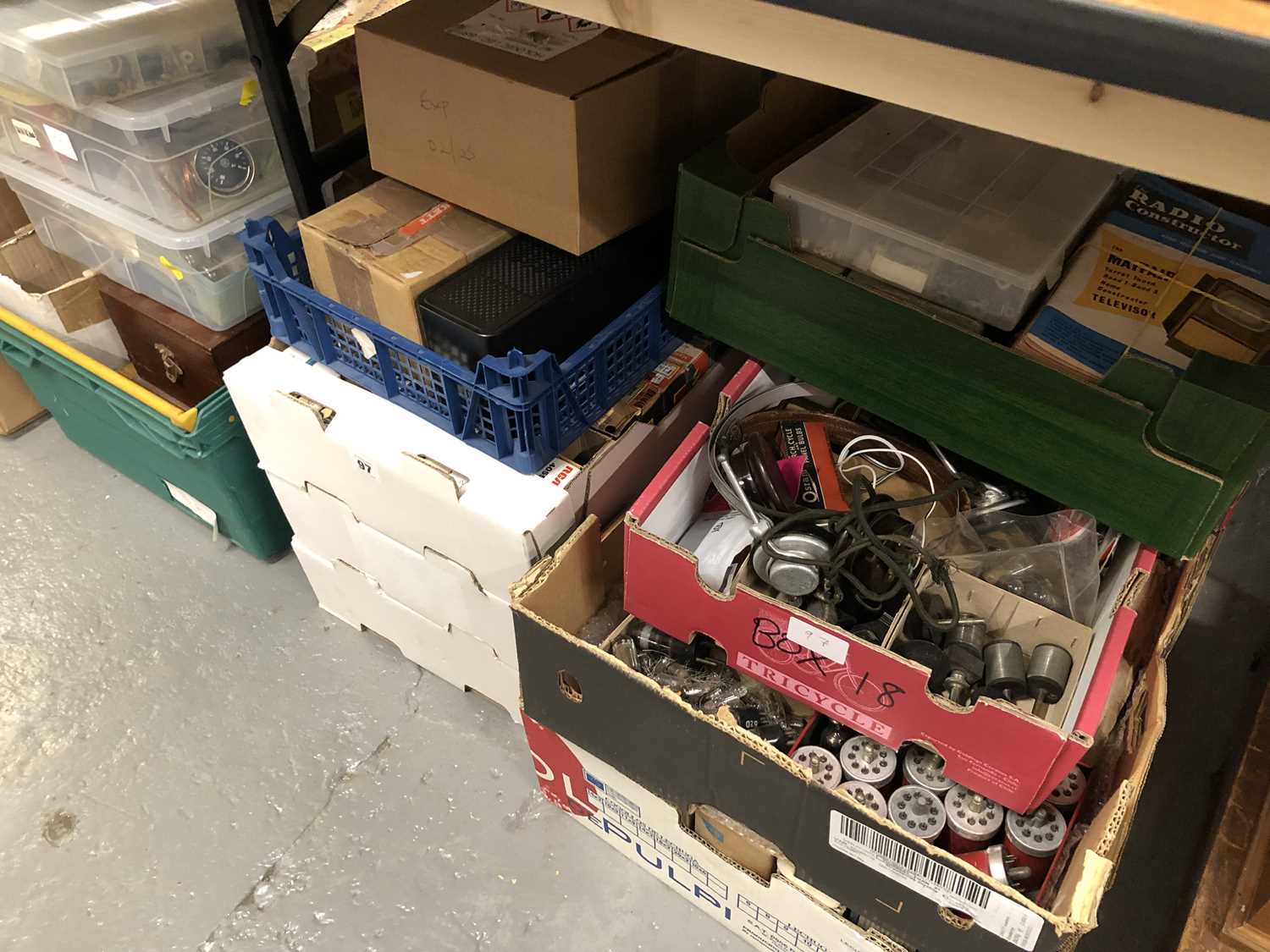 Lot 97 - A collection of radio valves, radio cases &...