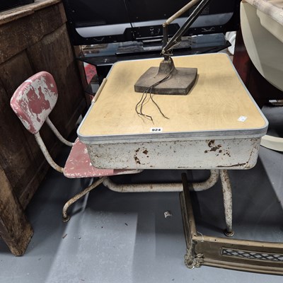 Lot 924 - A retro american childs desk