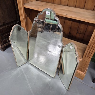 Lot 934 - A triple plate dressing table mirror.