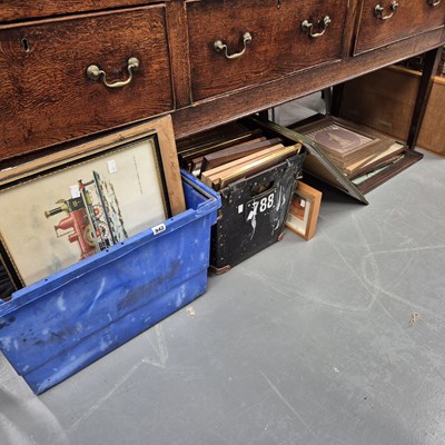 Lot 942 - A large collective lot of decorative prints,...