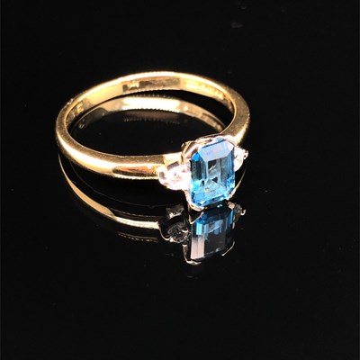 Lot 177 - A certificated 18ct hallmarked gold octagonal...