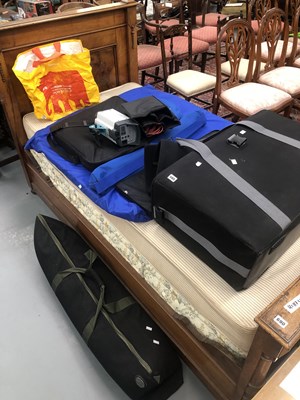 Lot 585 - A collection of good quality camera studio...