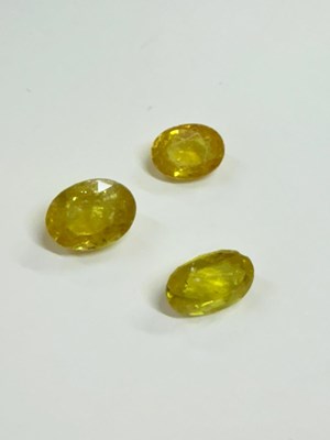 Lot 190 - Three yellow sapphires