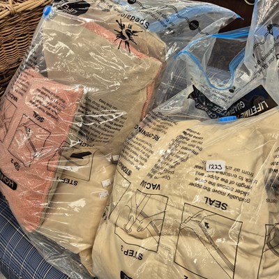 Lot 1223 - Various curtains and cusions